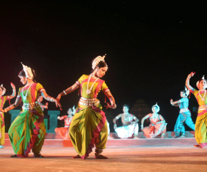 Danseuses in beautiful Odissi Dance posture