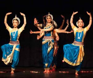 Odissi Group Dance by the artists of “Abarta”, Bhubaneswar